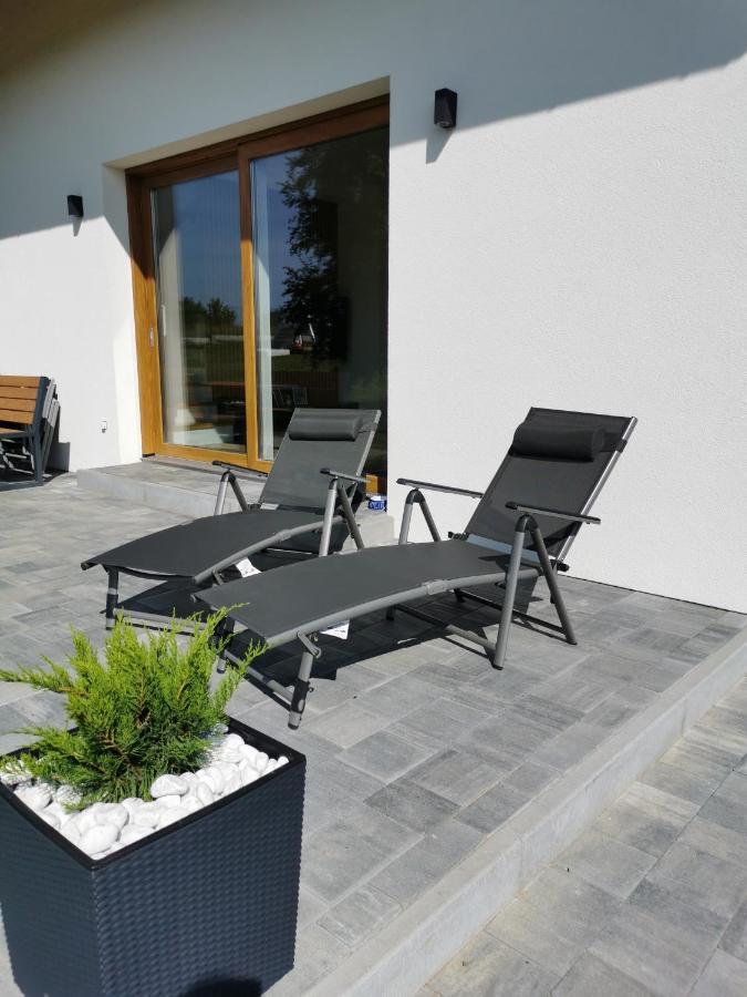 Dom Na Kaszubach "White House" Caloroczny Na Wylacznosc Stężyca Exteriör bild